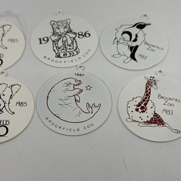 Chicago Brookfield Zoo Ornament Metal Round 2"  1980s Bear Walrus Penguin - Picture 3 of 7